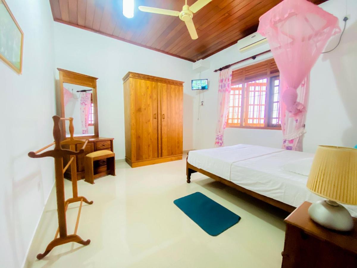 Lumbini Villa Bentota Bagian luar foto
