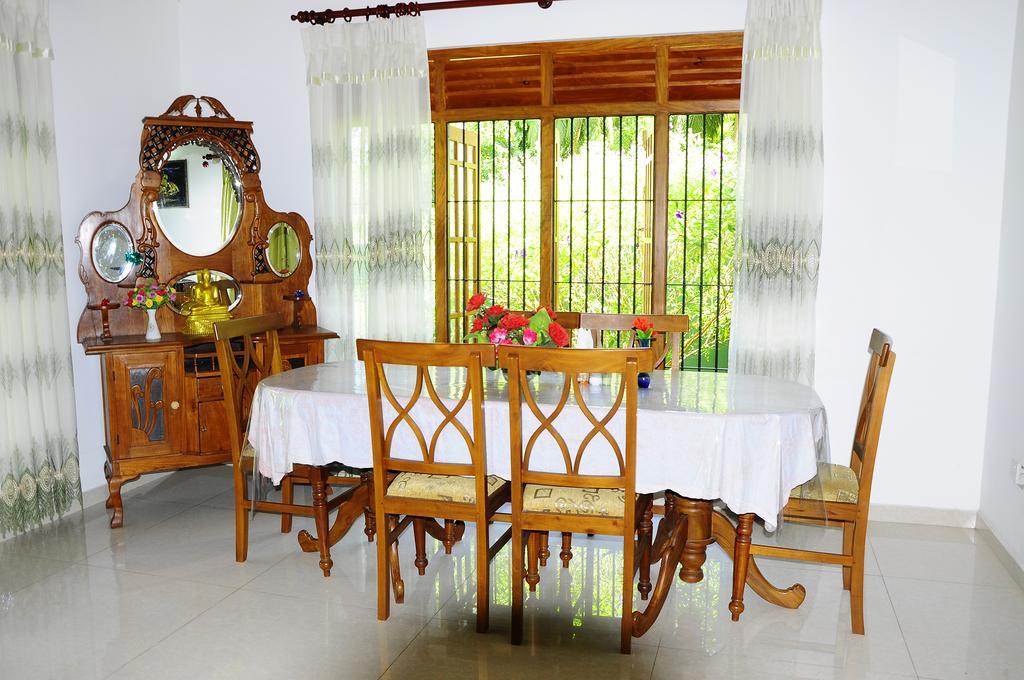 Lumbini Villa Bentota Ruang foto