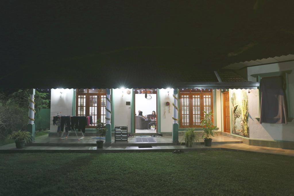 Lumbini Villa Bentota Bagian luar foto